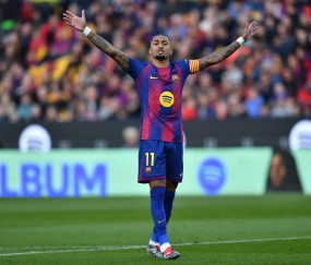 乐鱼体育官方网站-拉菲尼亚对阵塞维利亚上演帽子戏法，上一位做到的巴萨球员是梅西